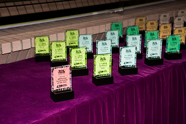 02_youngfriends2015_design03